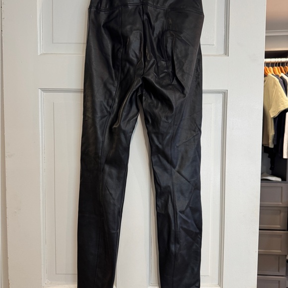 WHBM Black Faux Leather Runway Leggings - NWT Size 4 - Picture 3 of 6